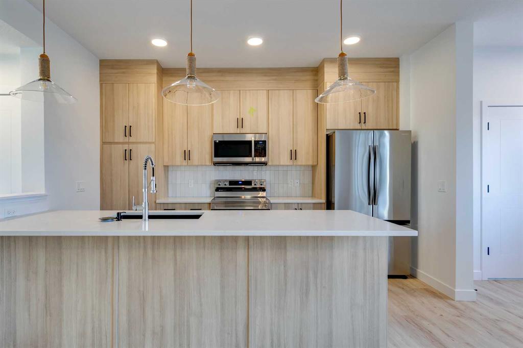 202 Greystone Boulevard, Cochrane, Alberta, T4B 5M1