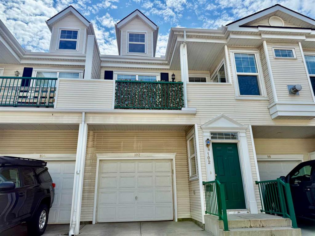 102 Prestwick Gardens SE, Calgary, Alberta, T2Z 3V4