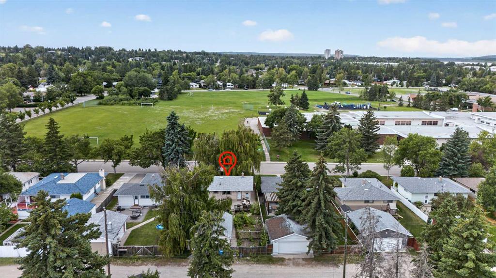 39 Hillgrove Crescent SW, Calgary, Alberta, T2V 3K8