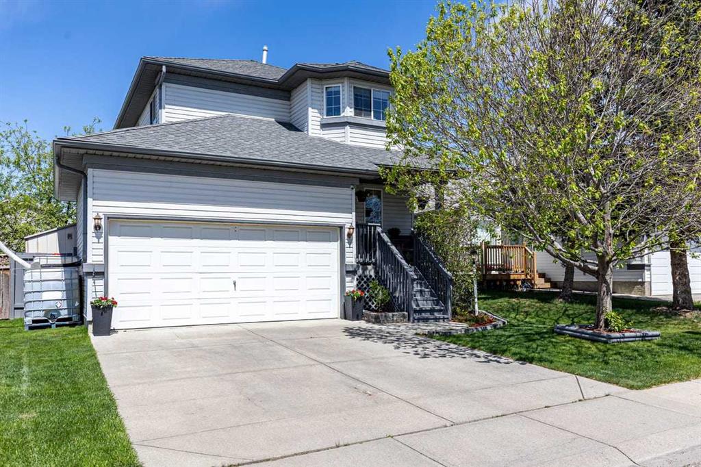 158 Saratoga Close NE, Calgary, Alberta, T1Y 7A1