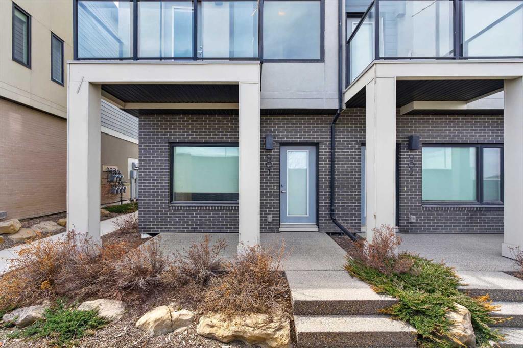 #901 218 Sherwood Square NW, Calgary, Alberta, T3R 0Y2