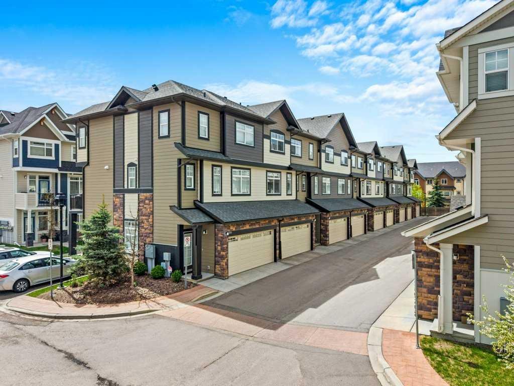 205 Wentworth Row SW, Calgary, Alberta, T3H 1Y1
