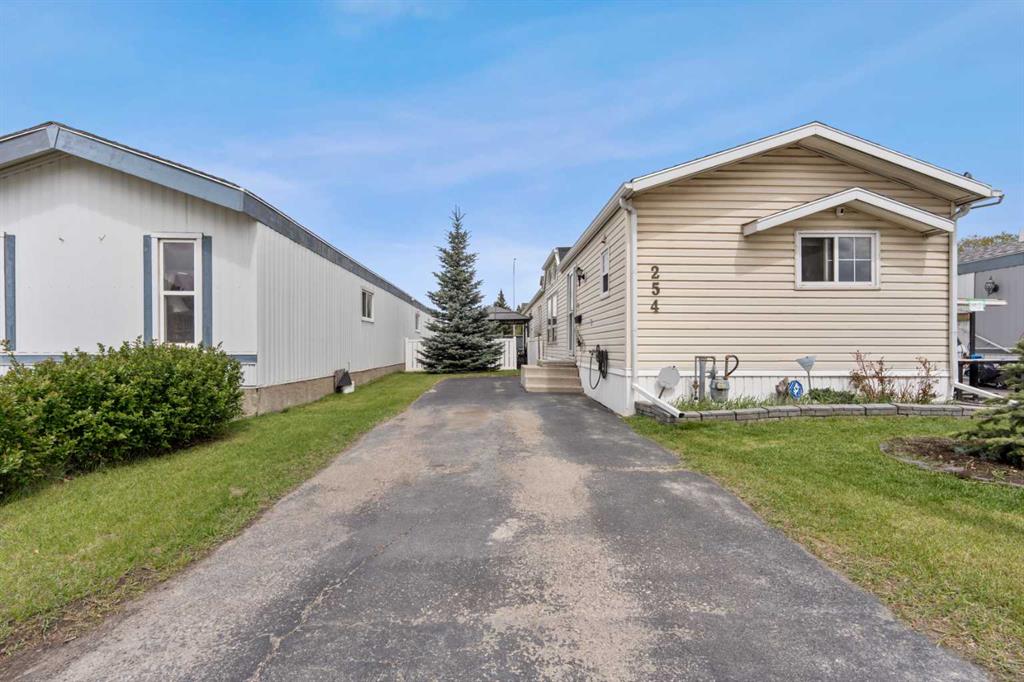 254 Erin Woods Circle SE, Calgary, Alberta, T2B 3C9