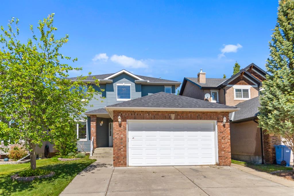 90 Royal Highland Road NW, Calgary, Alberta, T3G 4Y4