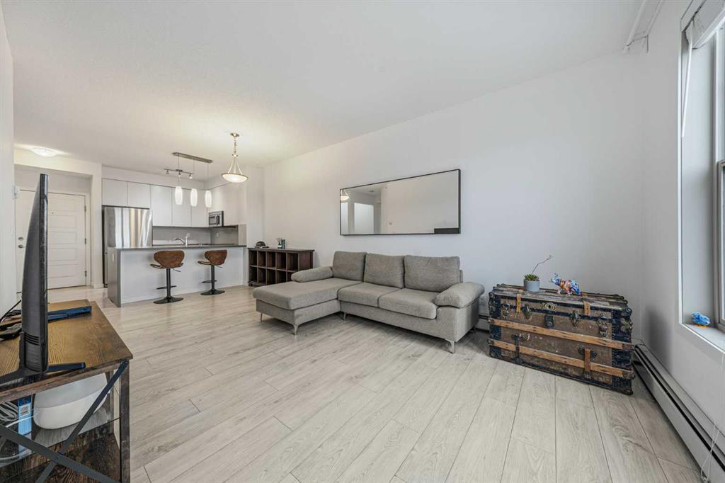 #404 207 Sunset Drive, Cochrane, Alberta, T4C 0H7