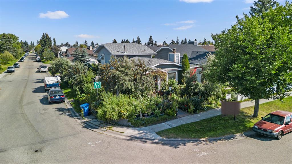 16 Tararidge Drive NE, Calgary, Alberta, T3J 2P8