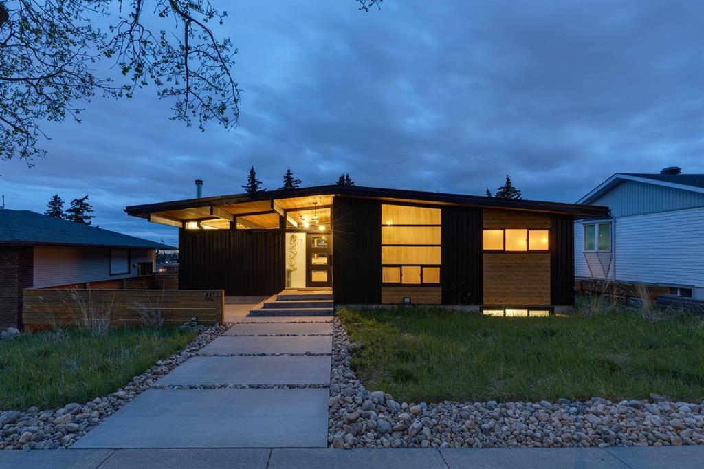 4427 Charleswood Drive NW, Calgary, Alberta, T2L 2E3