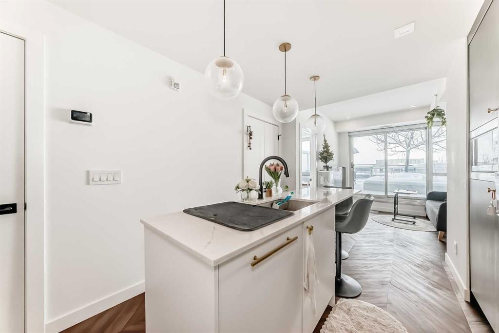 #207 8505 Broadcast Avenue SW, Calgary, Alberta, T3H 6B5
