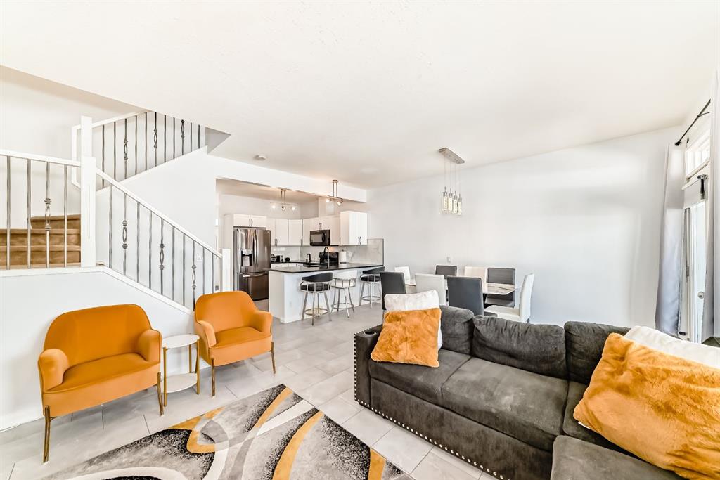 124 Royal Manor NW, Calgary, Alberta, T3G 5T6