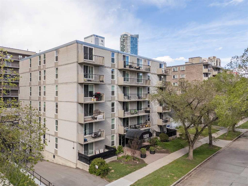 #102 1328 13 Avenue SW, Calgary, Alberta, T3C 0T3