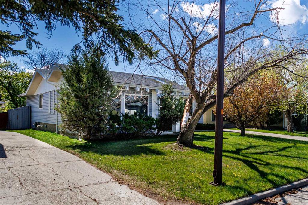 5876 Dalcastle Drive NW, Calgary, Alberta, T3A 2B6
