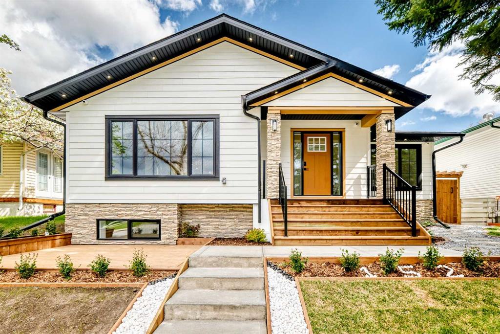 152 Capri Avenue NW, Calgary, Alberta, T2L 0H5