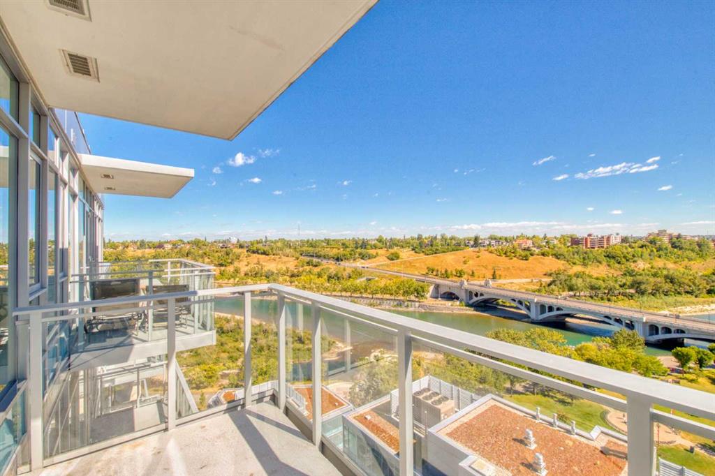 #1604 108 Waterfront Court SW, Calgary, Alberta, T2P 1K7