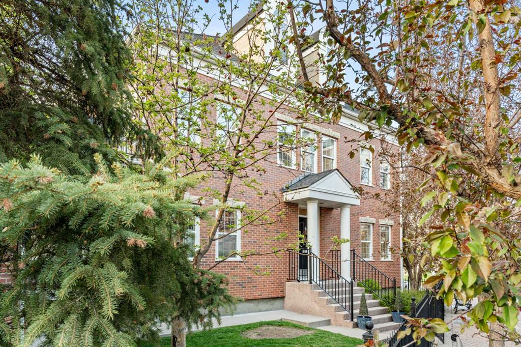 230 Garrison Square SW, Calgary, Alberta, T2T 6B3