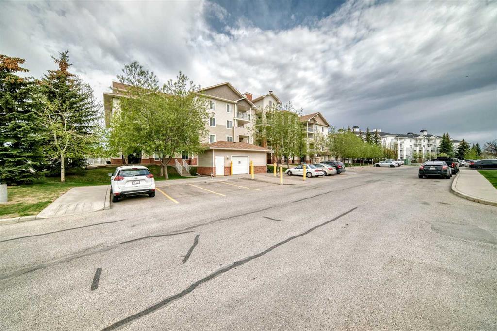 #406 16 Country Village Bay NE, Calgary, Alberta, t3k 5y9