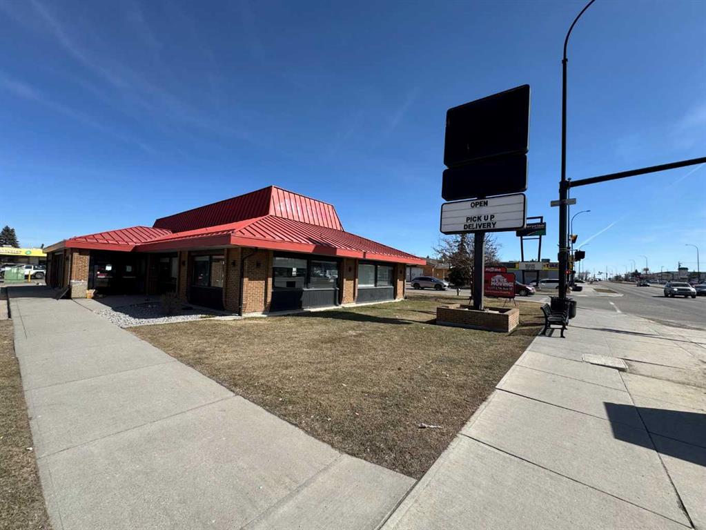 #Q 4710 17 Avenue SE, Calgary, Alberta, T2A 0V1