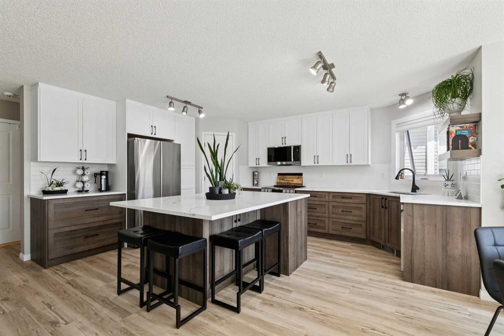 416 Stonegate Road NW, Airdrie, Alberta, T4B2Z9