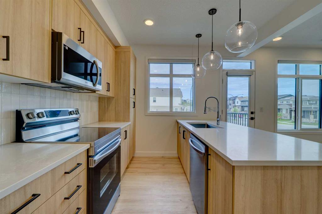 14832 1 Street NW, Calgary, Alberta, T3P 1E1