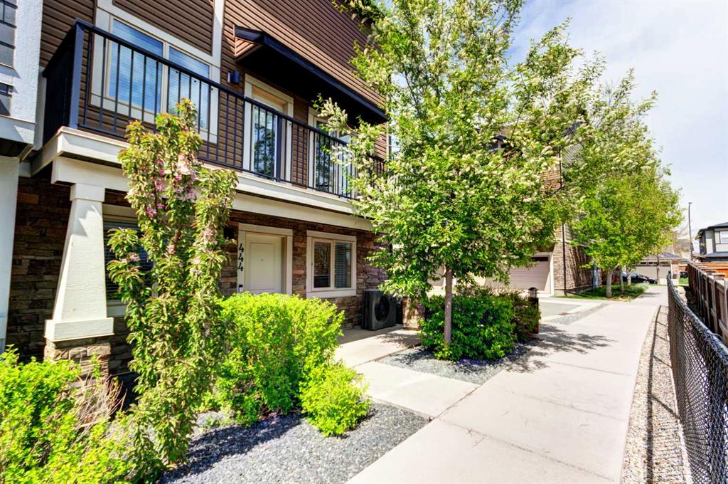 444 Legacy Point SE, Calgary, Alberta, T2X 3Z3
