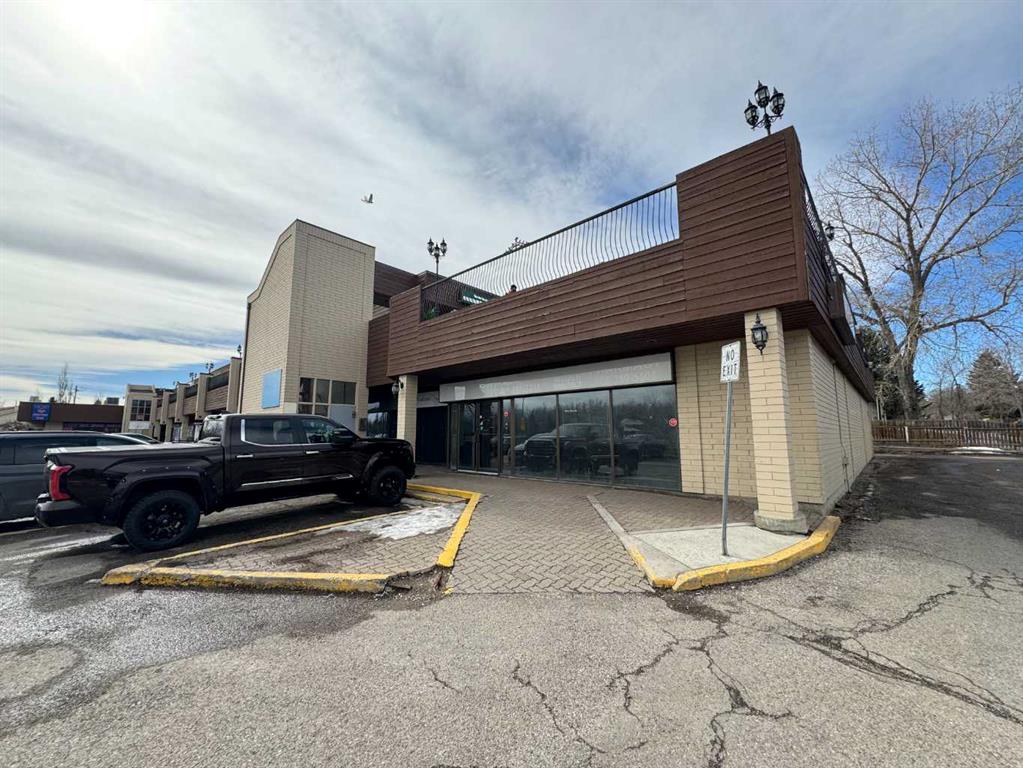 #1 523 Woodpark Boulevard SW, Calgary, Alberta, T2W 4J3