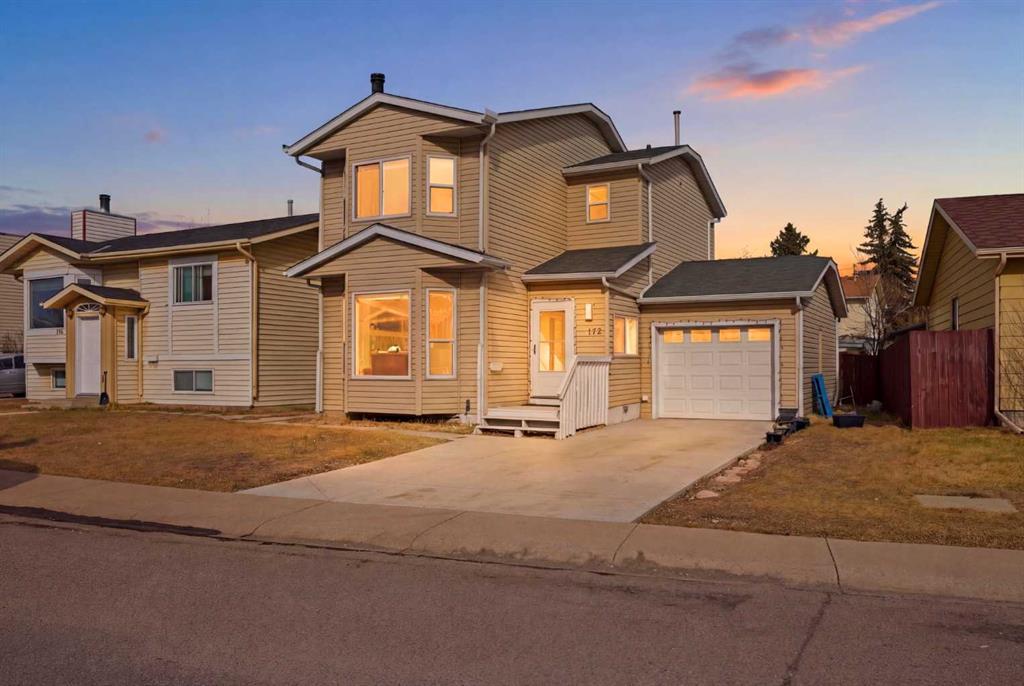 172 Castlebrook Road NE, Calgary, Alberta, T3J 1P1