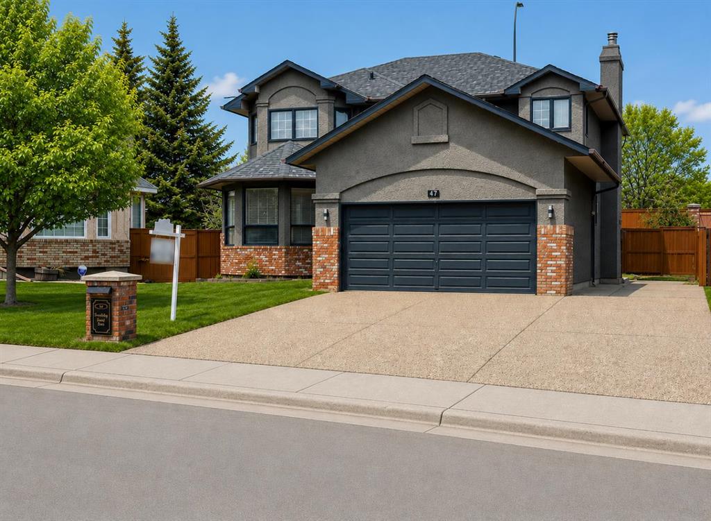 47 Canterbury Court SW, Calgary, Alberta, T2W 6C2