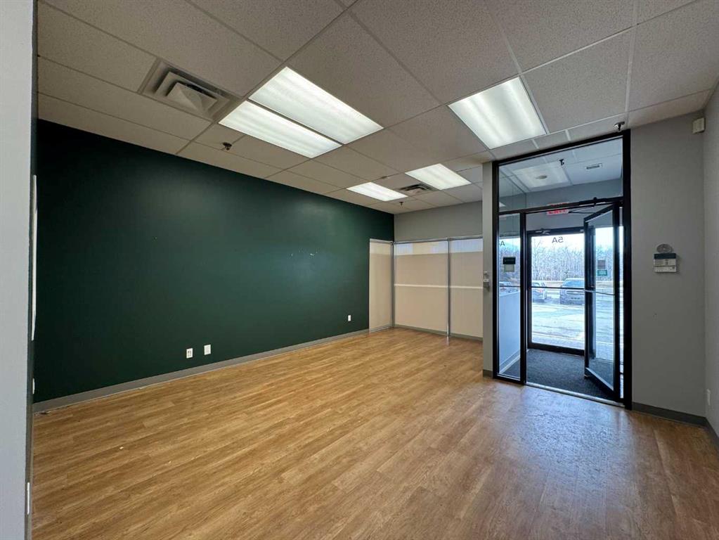 #5A 523 Woodpark Boulevard SW, Calgary, Alberta, T2W 4J3