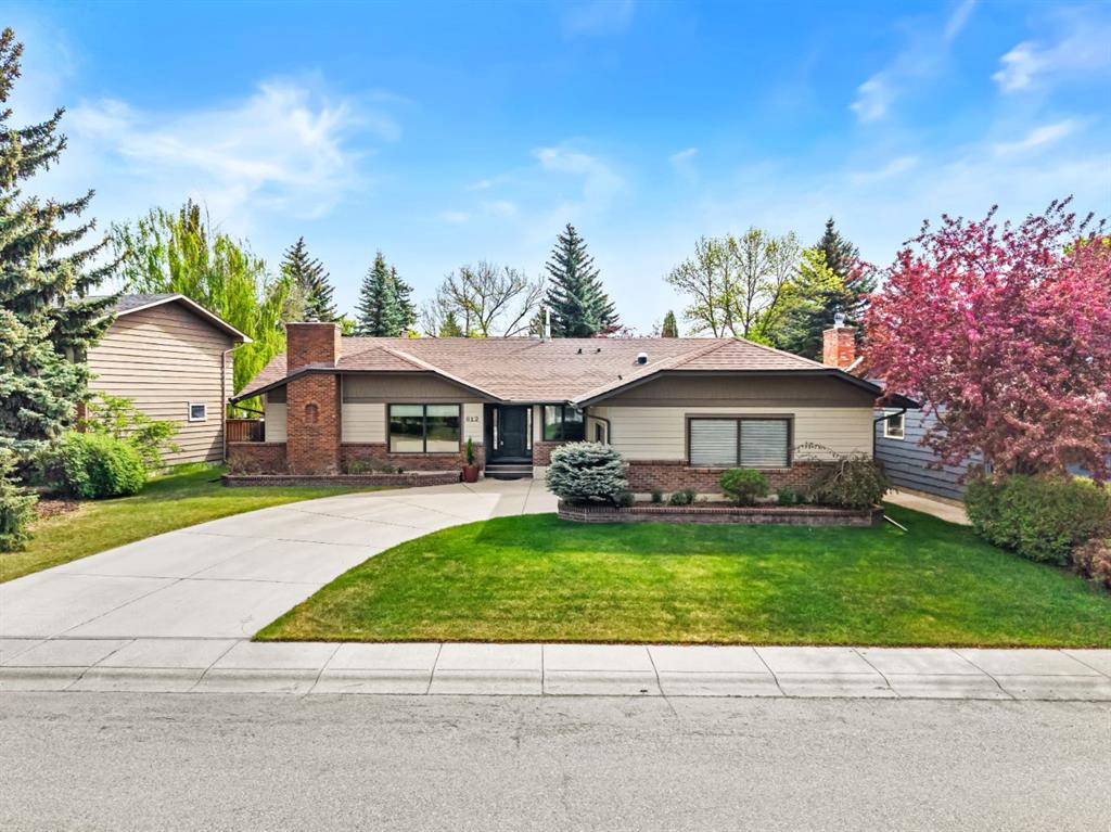 612 Lake Simcoe Close SE, Calgary, Alberta, T2J 5H2
