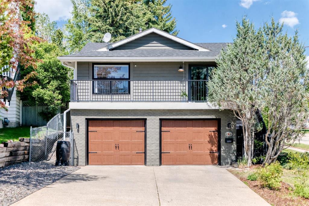 96 Coach Gate Way SW, Calgary, Alberta, T3H 1Z7