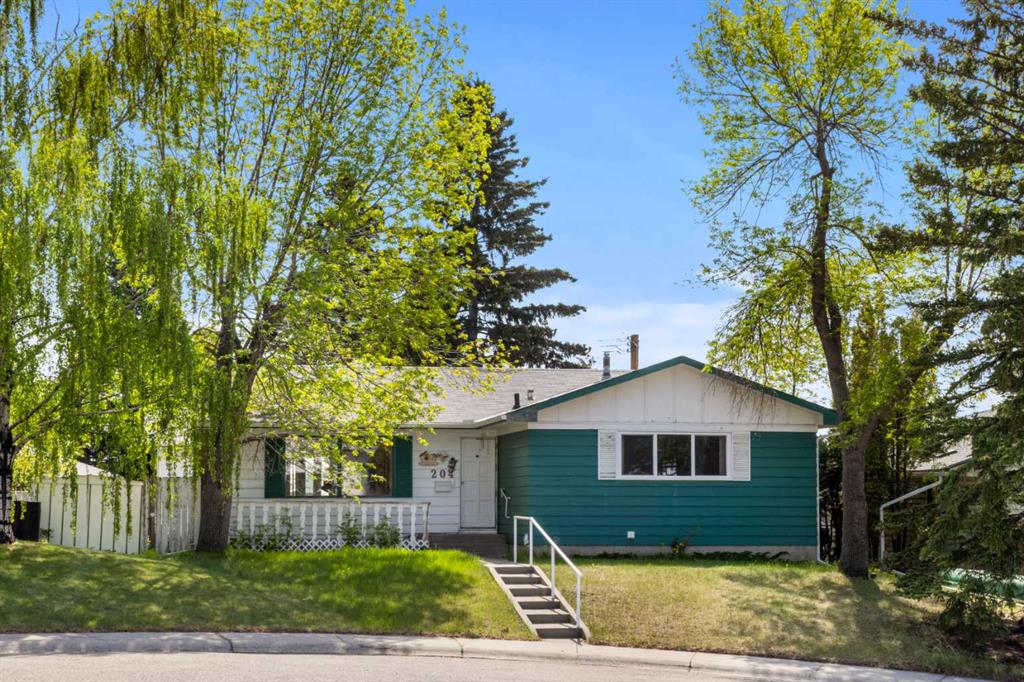 204 Dalgetty Bay NW, Calgary, Alberta, T3A 1K1