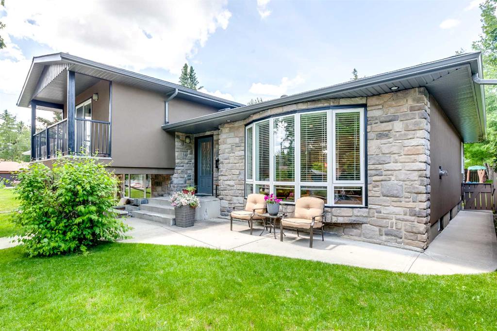 51 Wimbledon Drive SW, Calgary, Alberta, T3C3J5