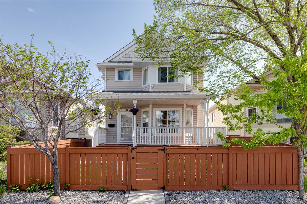 28 Hidden Point NW, Calgary, Alberta, T3A 5P5