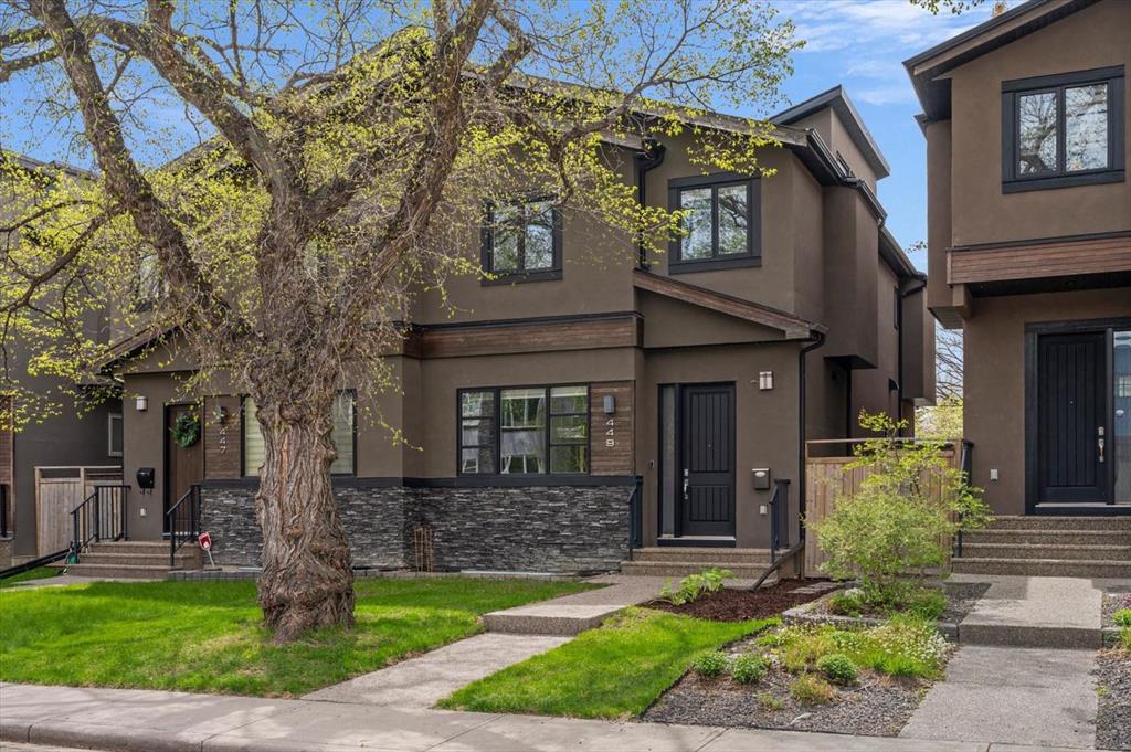 449 28 Avenue NW, Calgary, Alberta, T2M 2K7