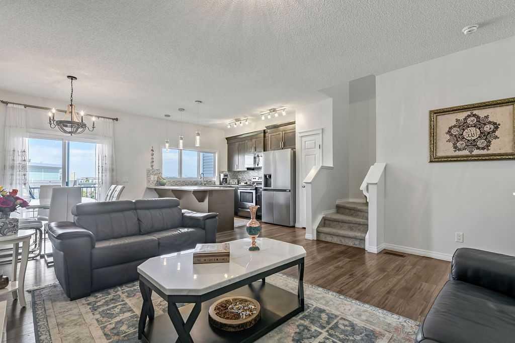 665 Hillcrest Road SW, Airdrie, Alberta, T4B 4C7