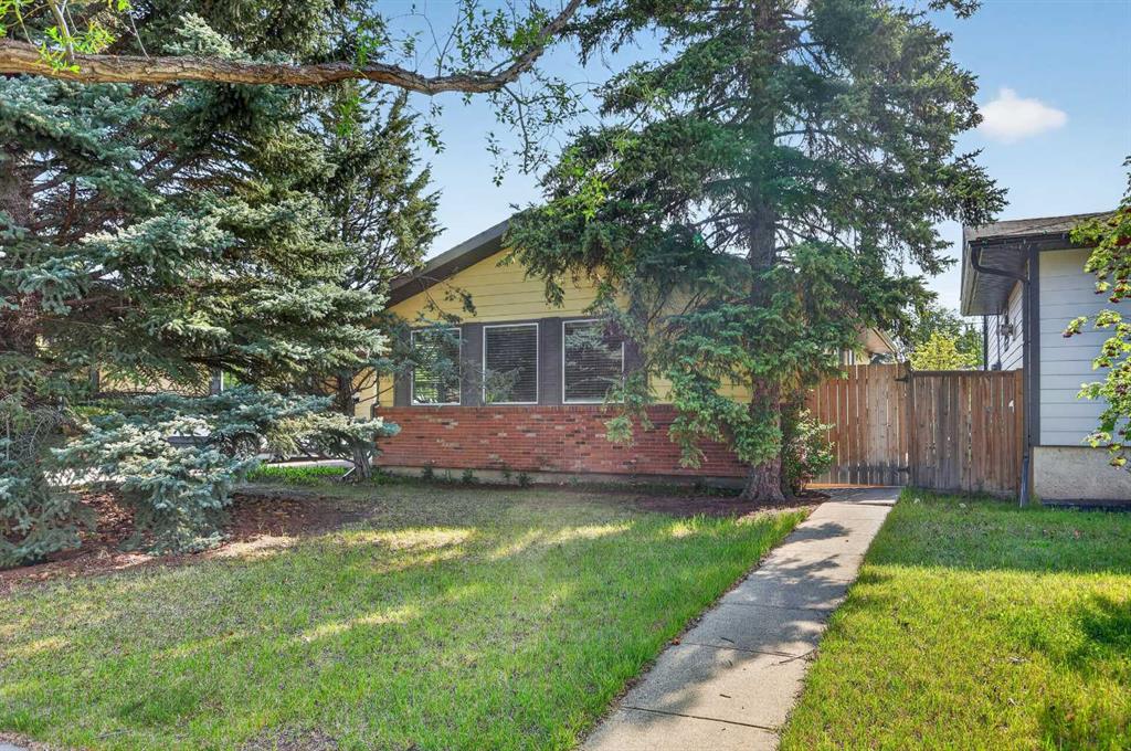 10540 Oakfield Drive SW, Calgary, Alberta, T2W 2A9