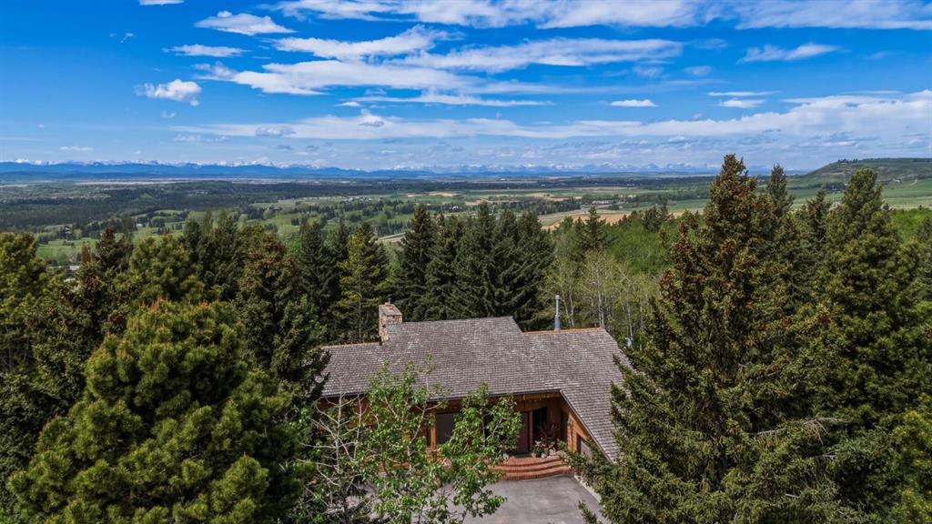 75 Anatapi Lane SW, Calgary, Alberta, T3H 4G2