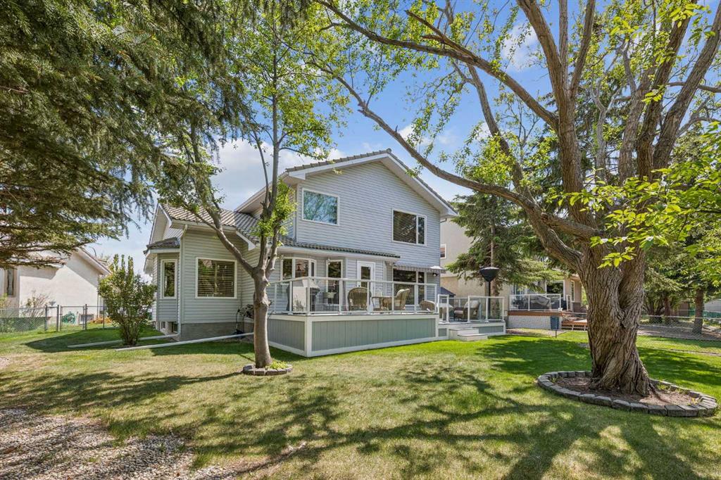 187 Hampshire Close NW, Calgary, Alberta, T3A4Y1