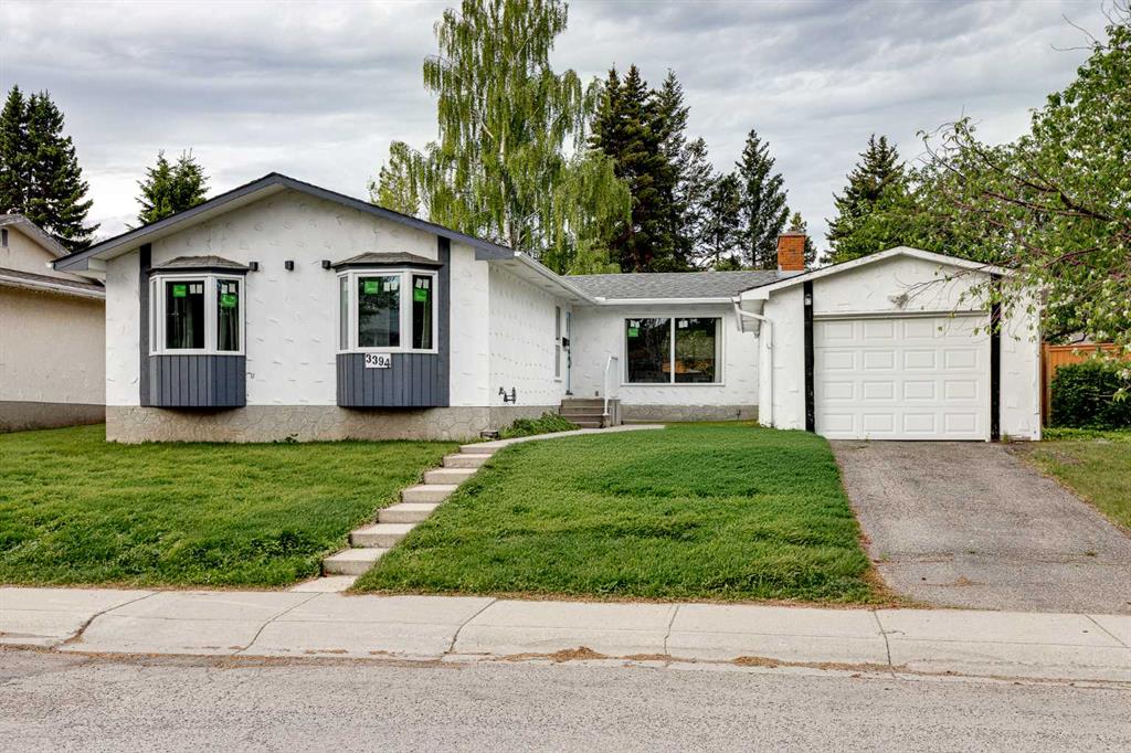 3394 Breton Close NW, Calgary, Alberta, T2L 1X4