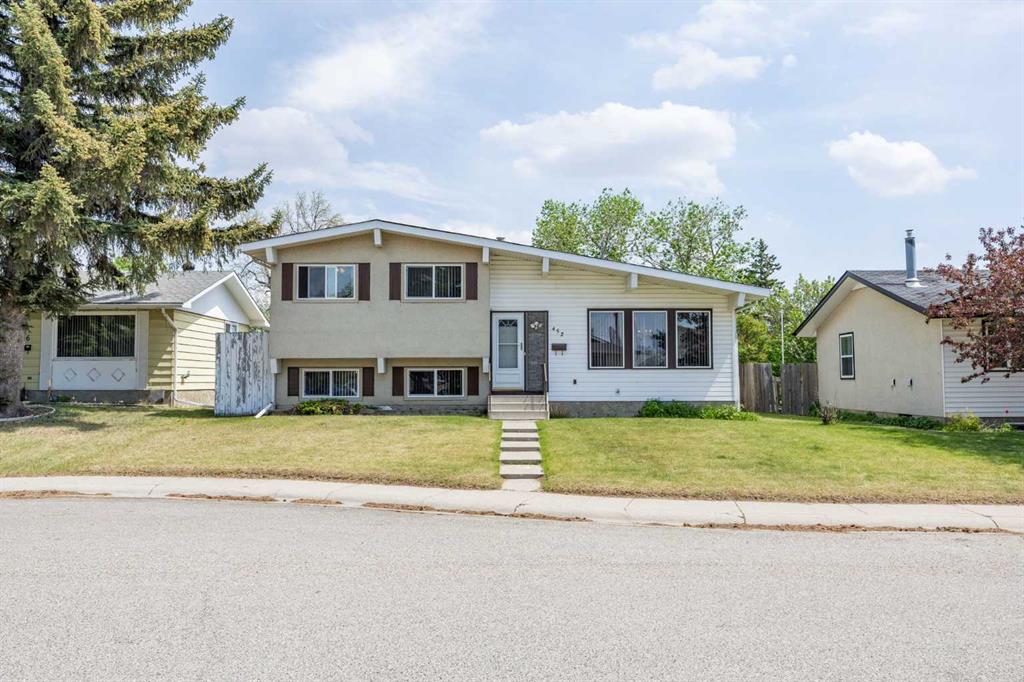 452 Manora Way NE, Calgary, Alberta, T2A 4R4