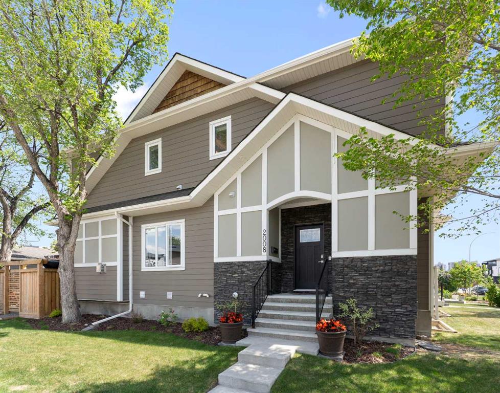 2008 43 Street NW, Calgary, Alberta, T3B 6E4