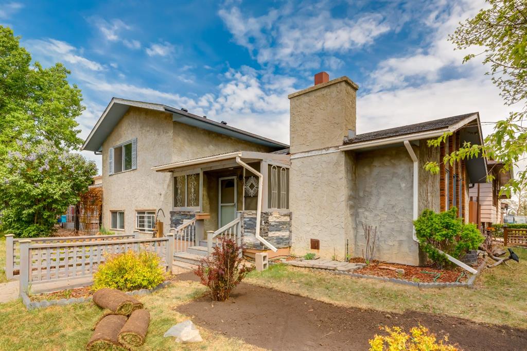 3 Berwick Close NW, Calgary, Alberta, T3K1C3