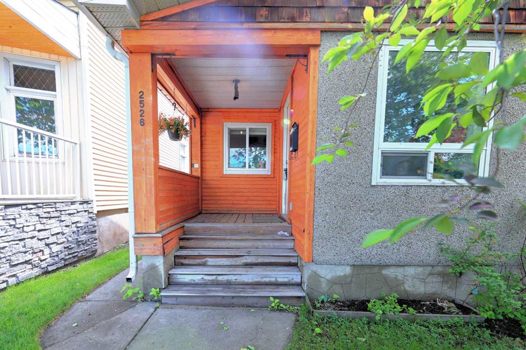 2526 16 Street SE, Calgary, Alberta, T2G 3R3
