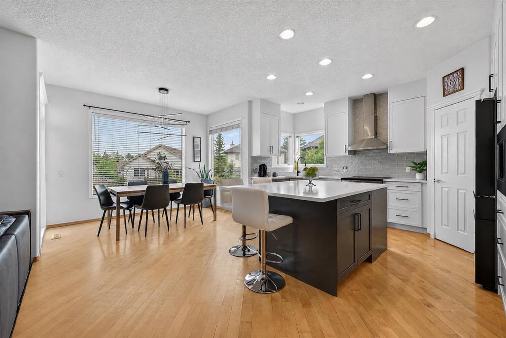36 Somerside Bay SW, Calgary, Alberta, T2Y4K6