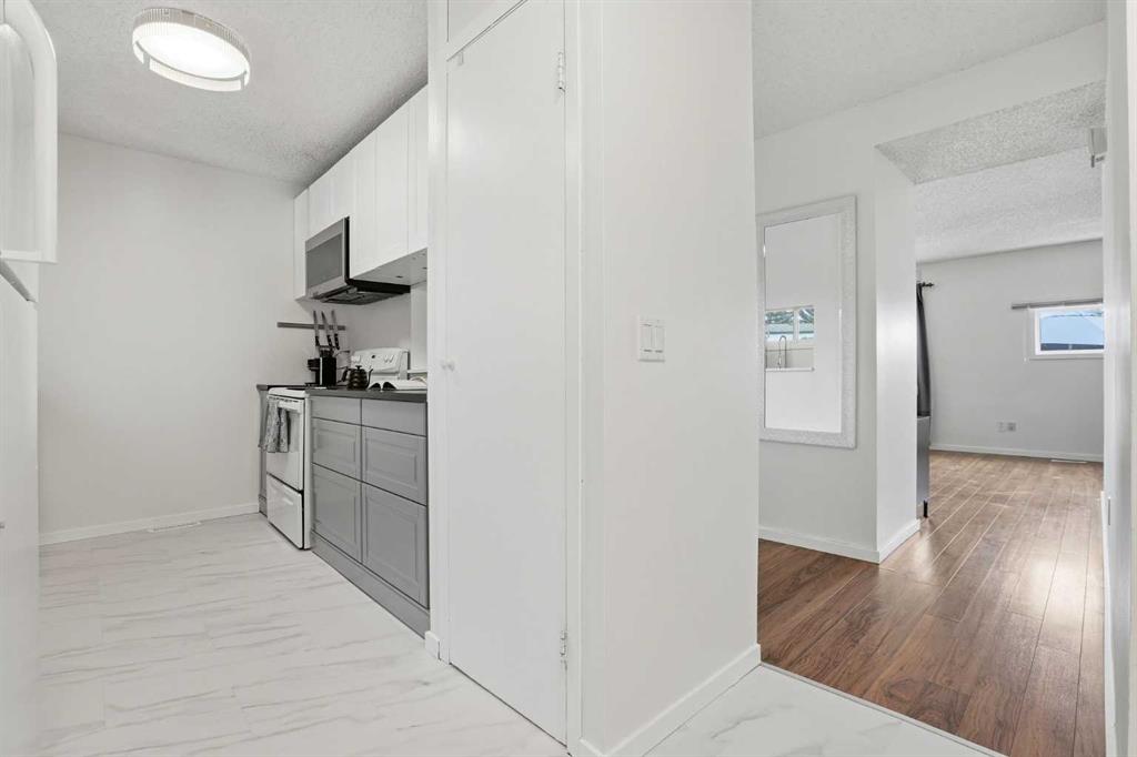 #13 131 Templehill Drive NE, Calgary, Alberta, T1Y4T1