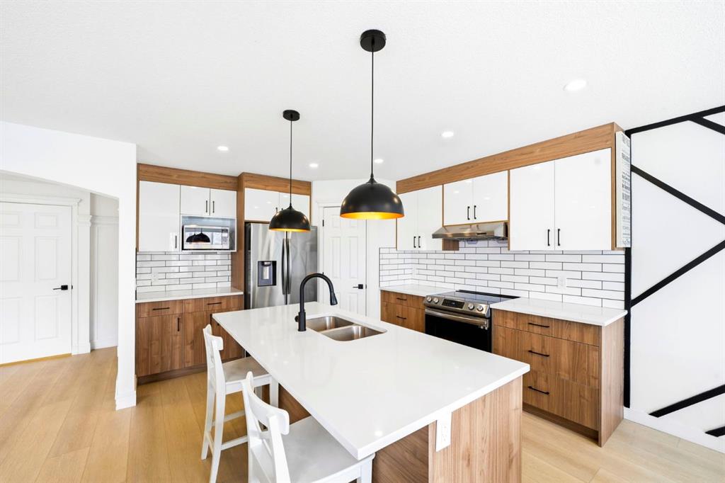 193 Hidden Creek Road NW, Calgary, Alberta, T3A 6L7