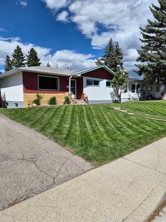 126 Springwood Drive SW, Calgary, Alberta, T2W 0K5
