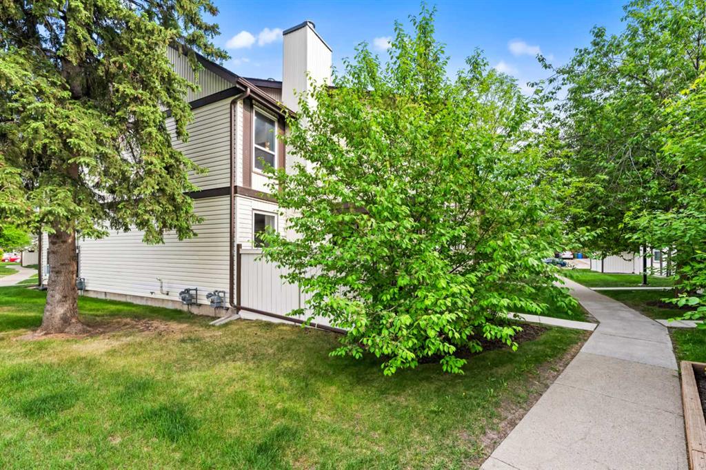 #9 3200 60 Street NE, Calgary, Alberta, T1Y 4K8