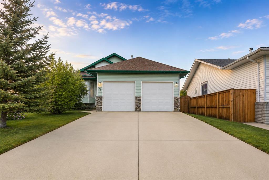 35 Maple Walk, Crossfield, Alberta, T0M 0S0