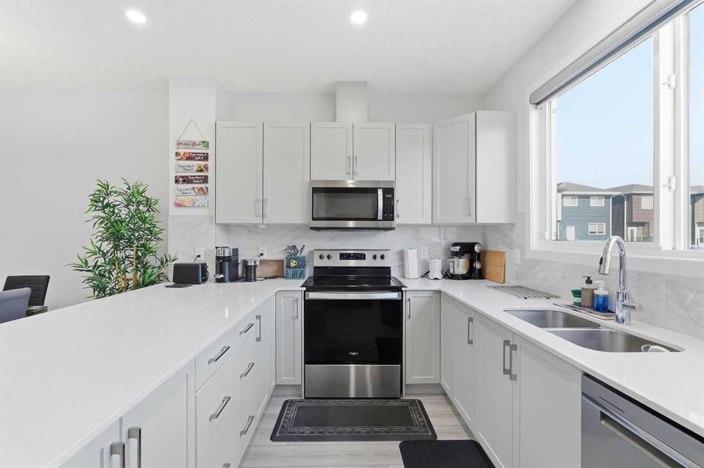 44 Amblefield Avenue NW, Calgary, Alberta, T3P2C1