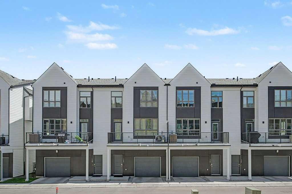 140 Sovereign Common SW, Calgary, Alberta, T3C 1K2